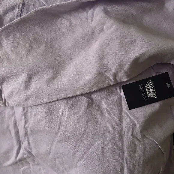 BNWT Long Sleeved Tweety Bird Shirt - Picture 4 of 4